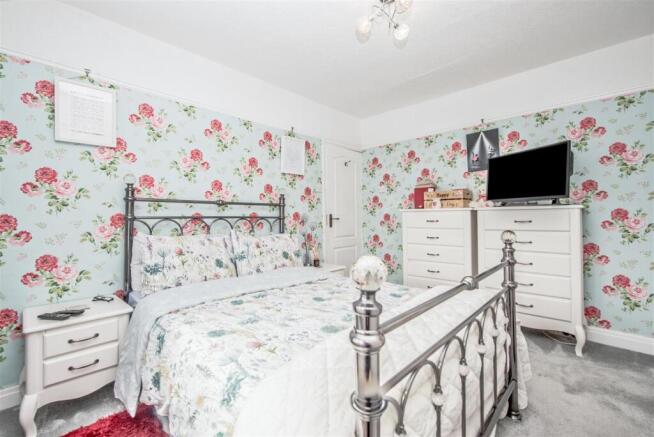 3 bed Semi-Detached for sale Image 11