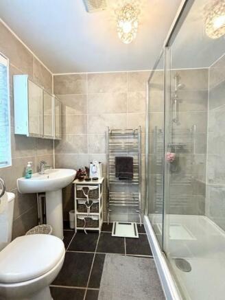 En-Suite Bedroom 1