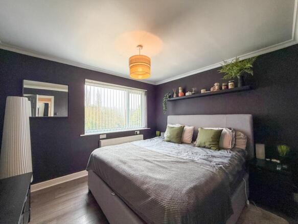 5 bed Detached for sale Image 11