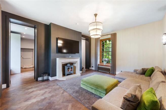 4 bed Detached for sale Image 5