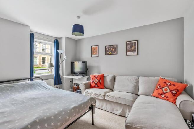 4 bed House for sale Image 7