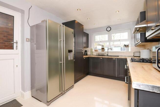 Kitchen:
