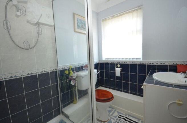 SHOWER ROOM