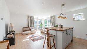 Flat 2/2, 560, Pollokshaws Road, Glasgow G41 2PF