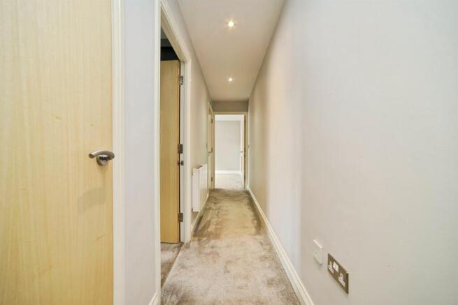 1 bed Flat for sale Image 5