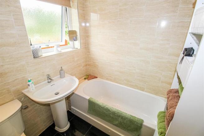 BATHROOM/W.C.