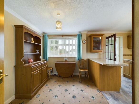 KITCHEN/ DINER