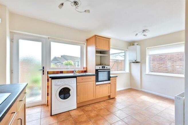 Kitchen_2.jpeg