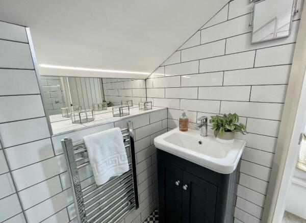 1 bed Detached for sale Image 7
