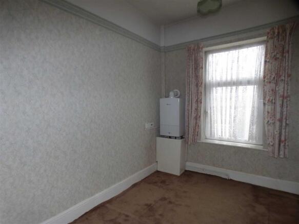 BEDROOM 2