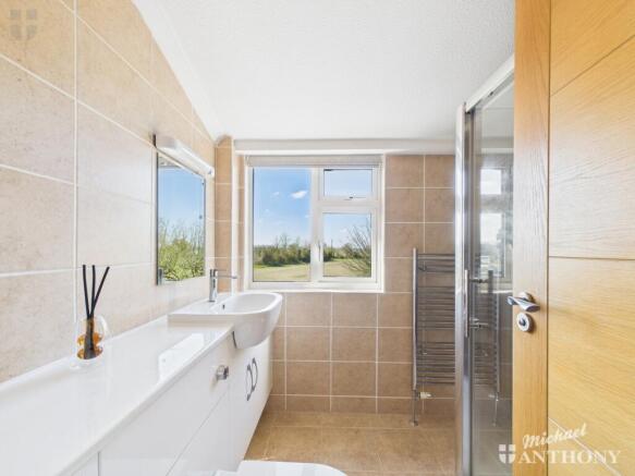 House in Stoke Mandeville, Buckinghamshire - More