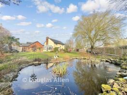 Moat House Farm, Runwell Road, Runwell, Wickford SS11 7PS