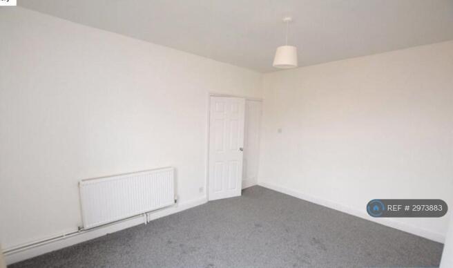 2 bed Terraced to rent Image 8
