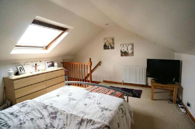 2nd Photo of Loft Ro