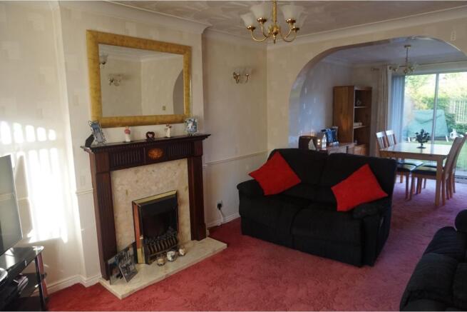 Lounge/Dining Room