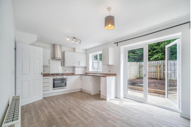 3 bed Terraced for sale Image 10