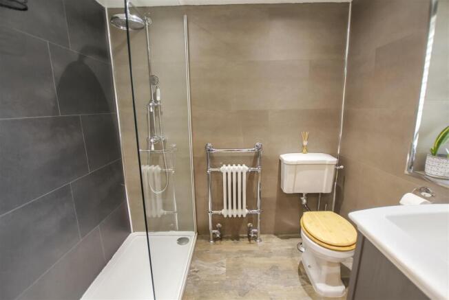 2 bed Cottage for sale Image 6