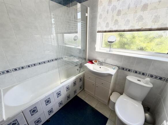 3 bed Semi-Detached for sale Image 12