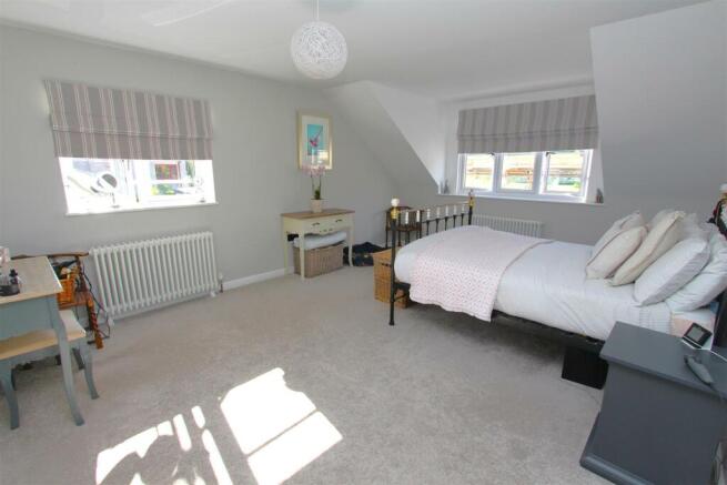 Bedroom 1.JPG