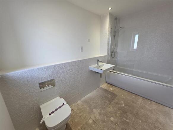 2 bed Detached for sale Image 10