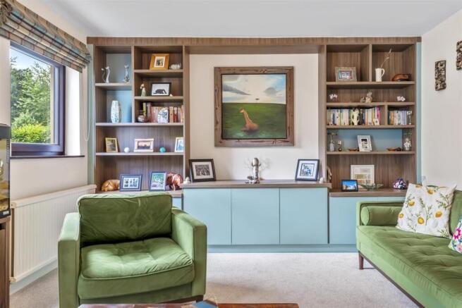 3 bed Terraced for sale Image 11