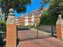 Flat 30, 14 Eversley Court, St Annes Road, Eastbourne BN21 2BS
