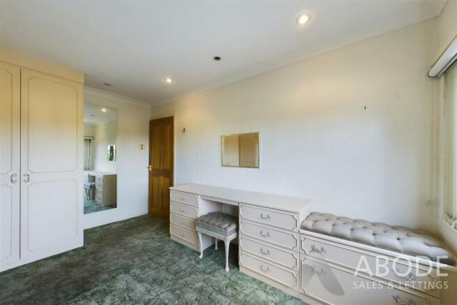 CAM02696G0-PR0394-STILL029.jpg