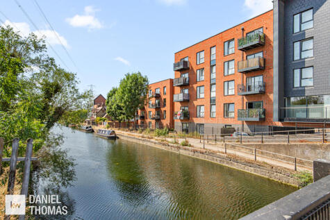 DANIEL THOMAS | Waterfront Court Hazlemere Marina, Waltham Abbey, EN9 1FJ