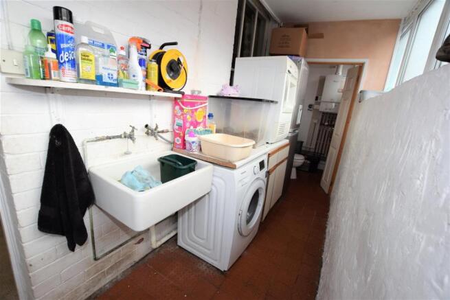 Lean-To/Cloakroom