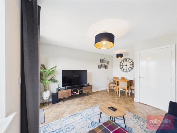 2 bed Semi-Detached for sale Image 5