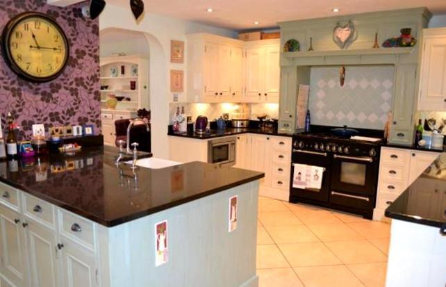 Kitchen 2.jpg