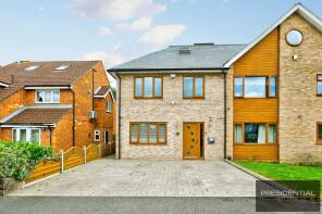 40a, Woolhampton Way, Chigwell IG7 4QH