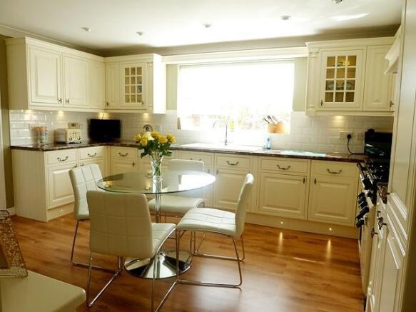 Kitchen/Breakfast Room