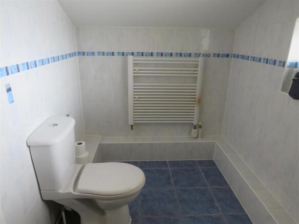 En-suite Bathroom