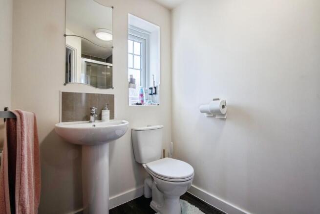 4 bed Detached for sale Image 10
