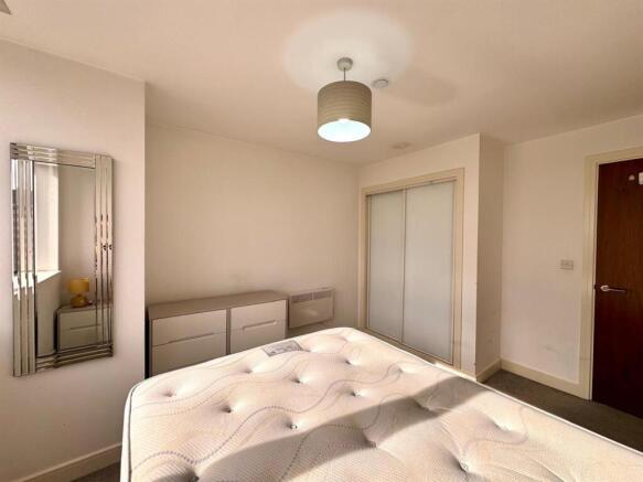 Bedroom pic 2.jpeg