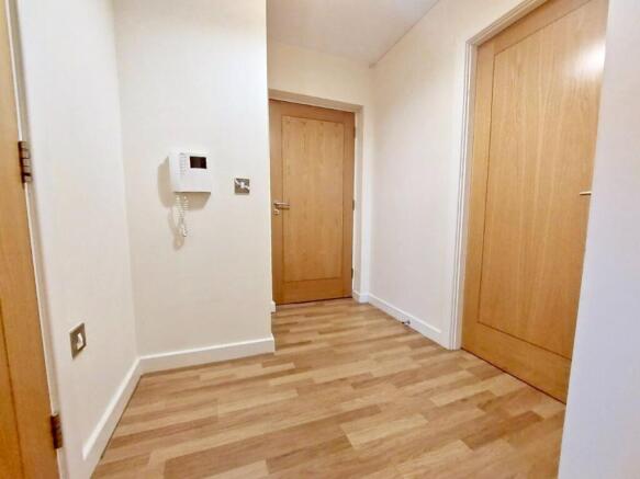 1 bed Apartment to rent Image 12