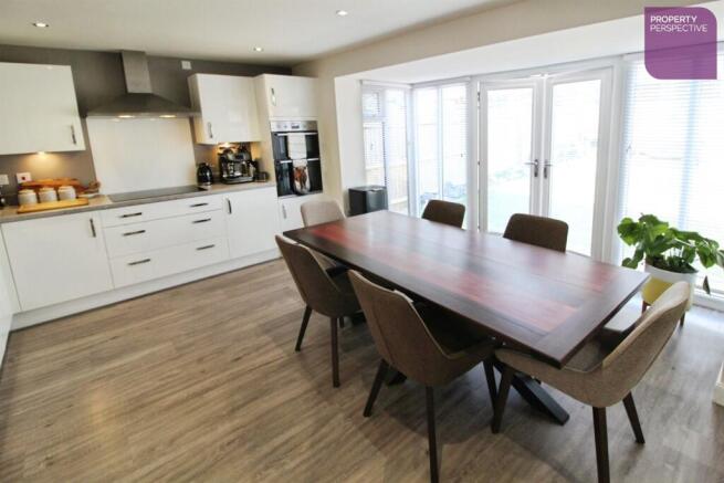 4 bed Detached for sale Image 4