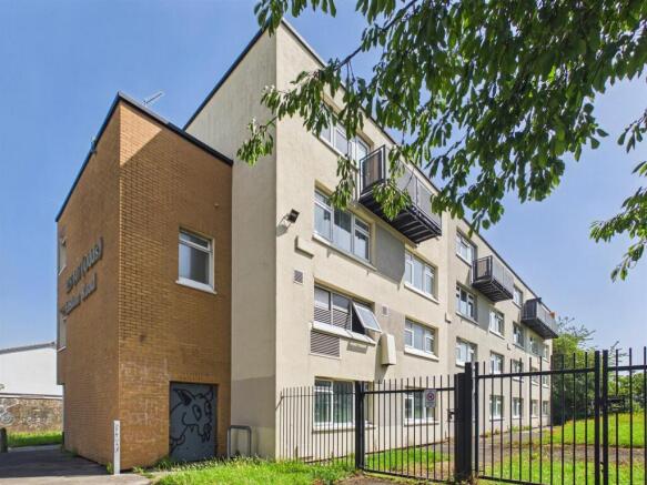 2 bedroom maisonette for auction, Easton (3).jpg
