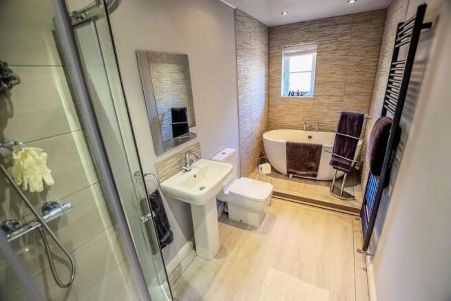 EN SUITE
