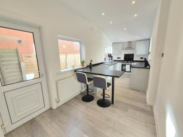 Edenvale Avenue,  Bispham, FY2 photo 4
