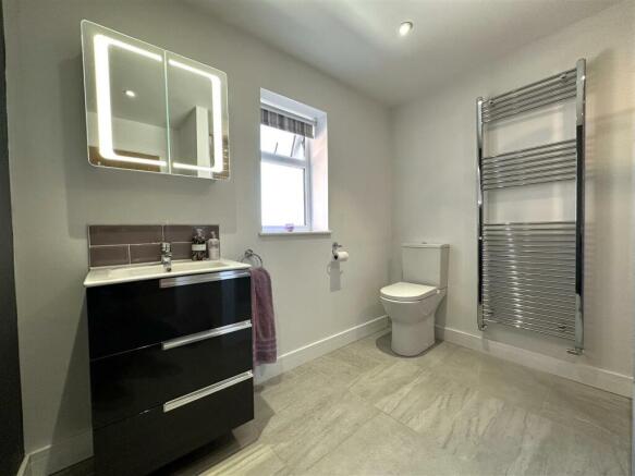 Shower Room 656