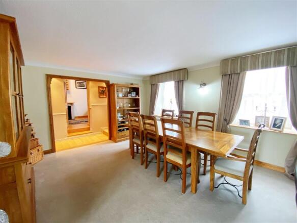 Dining Room 1.jpg