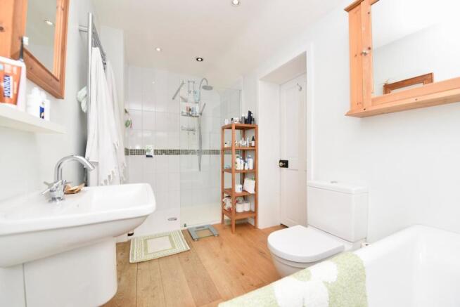 En-Suite Bathroom