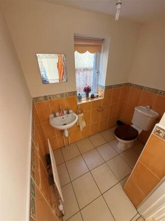 4 bed Detached for sale Image 10