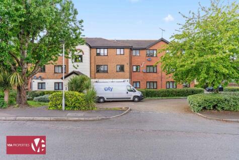 Parrotts Field, Hoddesdon, EN11