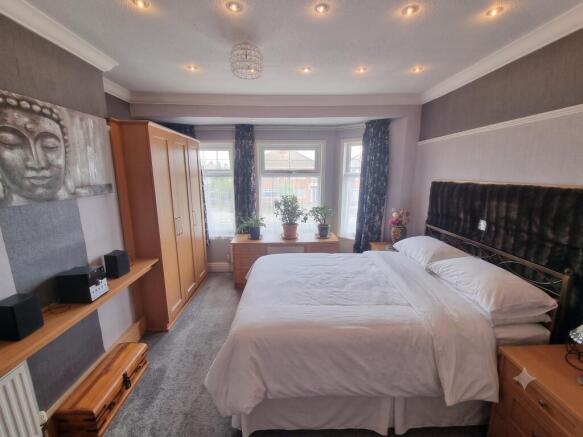 3 bed Semi-Detached for sale Image 8