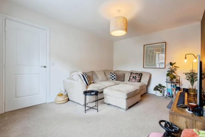 4 bed Semi-Detached for sale Image 6