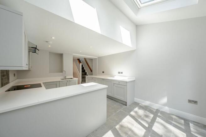 2 bed House to rent Image 6