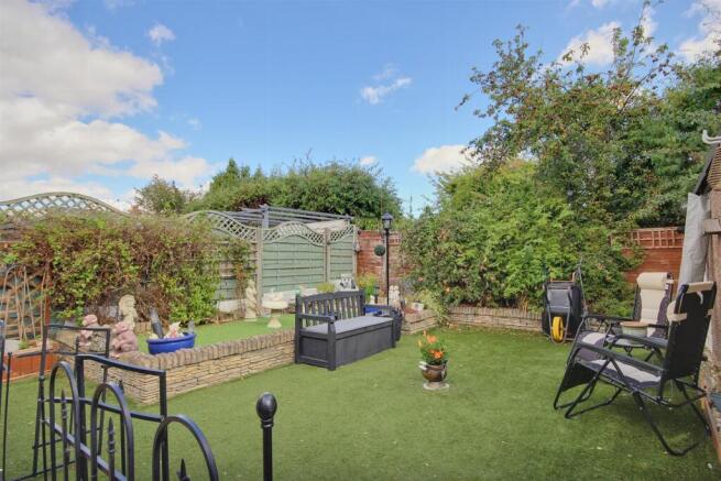 3 bed Semi-Detached Bungalow for sale Image 11
